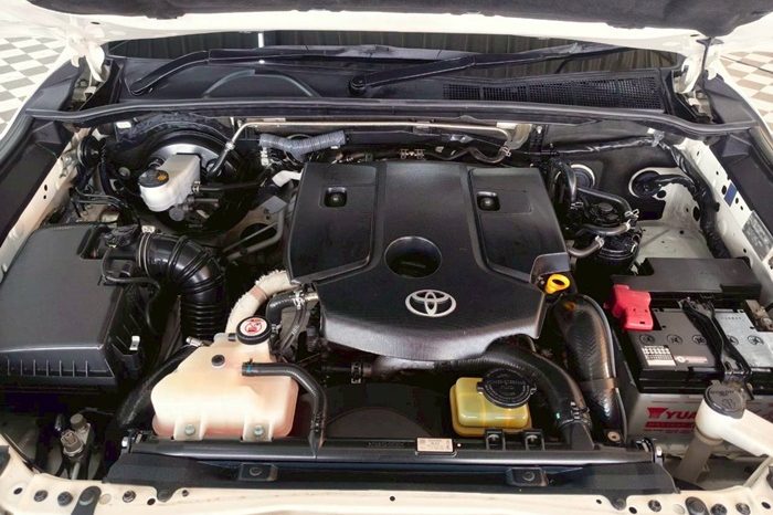 REVO 4WD 2019 2.4E MT SMART CAB WHITE  4903 full