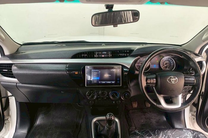 REVO 4WD 2019 2.4E MT SMART CAB WHITE  4903 full