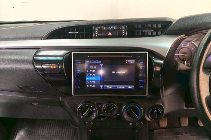 REVO 4WD 2019 2.4E MT SMART CAB WHITE  4903 full