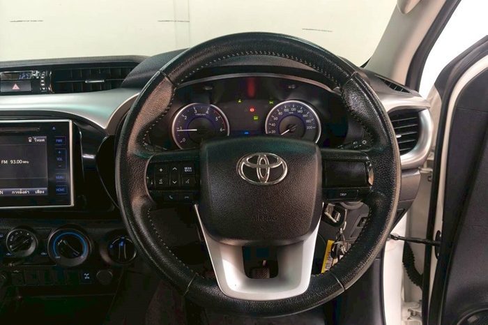 REVO 4WD 2019 2.4E MT SMART CAB WHITE  4903 full