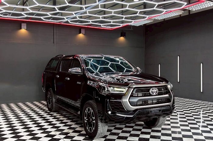 REVO PRE 2020 2.4 MID AT DOUBLE CAB BLACK  4908 full