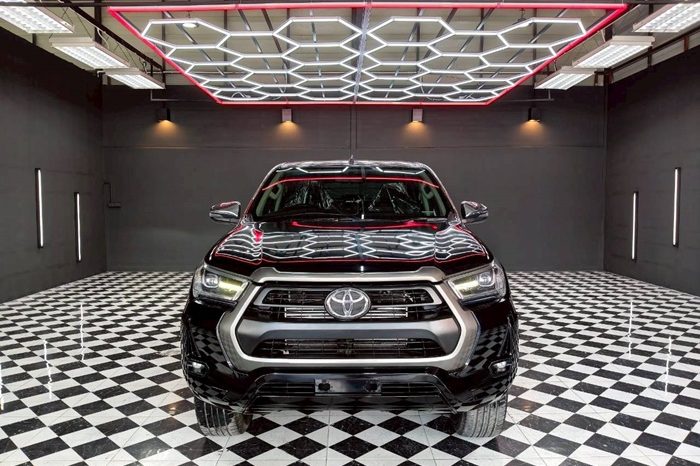 REVO PRE 2020 2.4 MID AT DOUBLE CAB BLACK  4908 full
