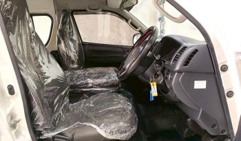 TOYOTA 2WD 2019 2.7 MT COMMUTER WHITE  4922 full