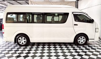 TOYOTA 2WD 2019 2.7 MT COMMUTER WHITE  4922 full