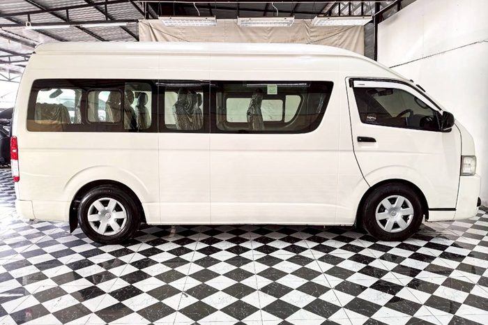 TOYOTA 2WD 2019 2.7 MT COMMUTER WHITE  4922 full