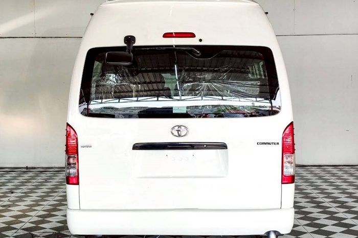 TOYOTA 2WD 2019 2.7 MT COMMUTER WHITE  4922 full