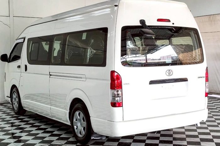 TOYOTA 2WD 2019 2.7 MT COMMUTER WHITE  4922 full