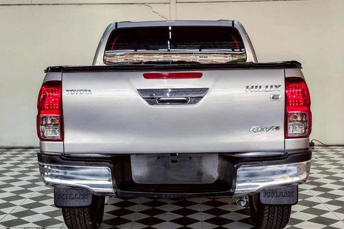 REVO PRE 2019 2.4E AT DOUBLE CAB SILVER  5717 full