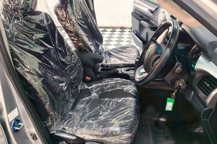 REVO PRE 2019 2.4E AT DOUBLE CAB SILVER  5717 full