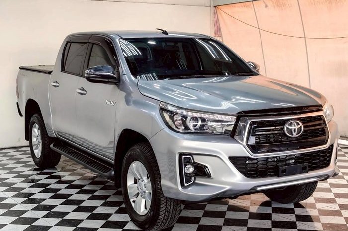 REVO PRE 2019 2.4E AT DOUBLE CAB SILVER  5717 full