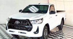 REVO 2WD 2021 2.4 ENTRY MT STANDARD WHITE 5807