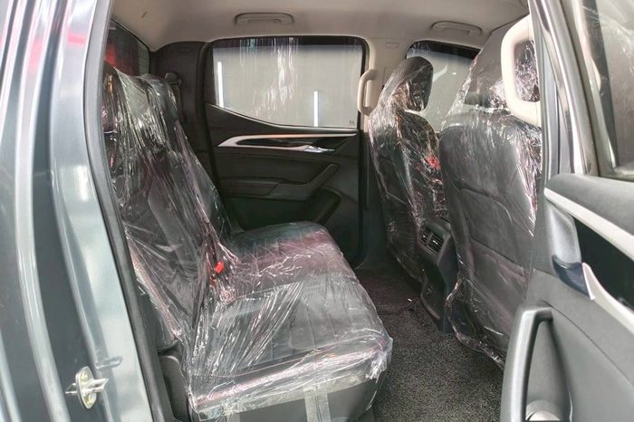 MG 4WD 2021 2.0 AT DOUBLE CAB DARK GREY 6180 full