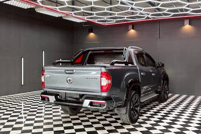 MG 4WD 2021 2.0 AT DOUBLE CAB DARK GREY 6180 full