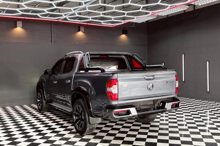 MG 4WD 2021 2.0 AT DOUBLE CAB DARK GREY 6180 full