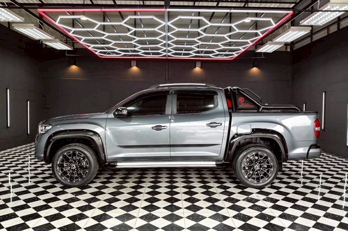 MG 4WD 2021 2.0 AT DOUBLE CAB DARK GREY 6180 full