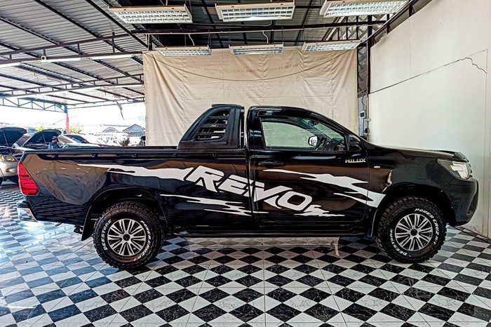 REVO 2WD 2019 2.4J MT STANDARD BLACK  4320 full