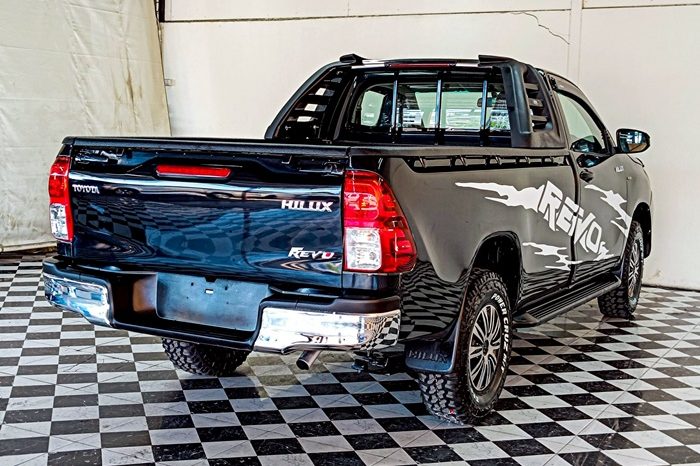 REVO 2WD 2019 2.4J MT STANDARD BLACK  4320 full