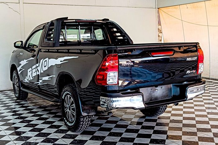 REVO 2WD 2019 2.4J MT STANDARD BLACK  4320 full