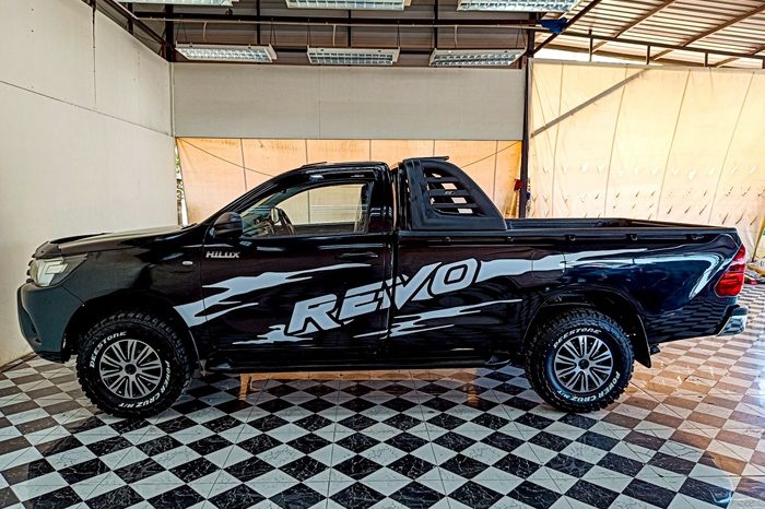 REVO 2WD 2019 2.4J MT STANDARD BLACK  4320 full