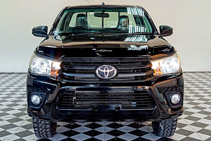 REVO 2WD 2019 2.4J MT STANDARD BLACK  4320 full