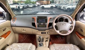 TOYOTA 4WD 2010 3.0V AT FORTUNER SILVER  6765 full