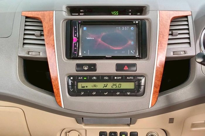 TOYOTA 4WD 2010 3.0V AT FORTUNER SILVER  6765 full