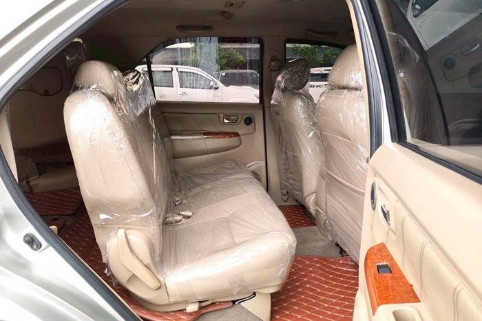TOYOTA 4WD 2010 3.0V AT FORTUNER SILVER  6765 full