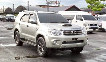 TOYOTA 4WD 2010 3.0V AT FORTUNER SILVER  6765 full