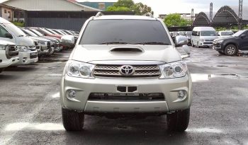 TOYOTA 4WD 2010 3.0V AT FORTUNER SILVER  6765 full