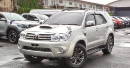 TOYOTA 4WD 2010 3.0V AT FORTUNER SILVER  6765