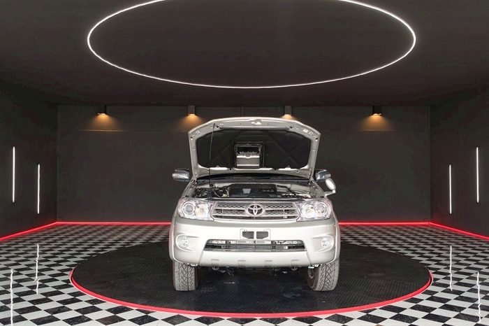 TOYOTA 4WD 2010 3.0V AT FORTUNER SILVER  6765 full