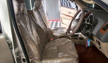 TOYOTA 4WD 2010 3.0V AT FORTUNER SILVER  6765 full
