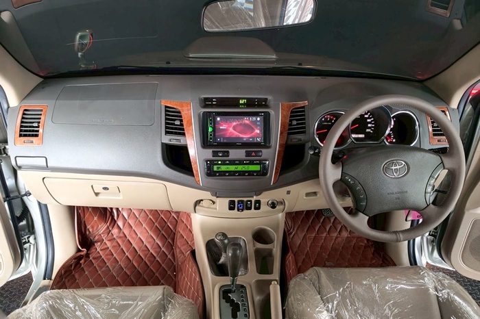 TOYOTA 4WD 2010 3.0V AT FORTUNER SILVER  6765 full