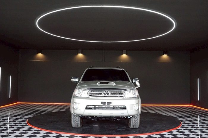 TOYOTA 4WD 2010 3.0V AT FORTUNER SILVER  6765 full