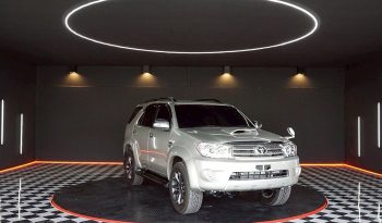 TOYOTA 4WD 2010 3.0V AT FORTUNER SILVER  6765 full