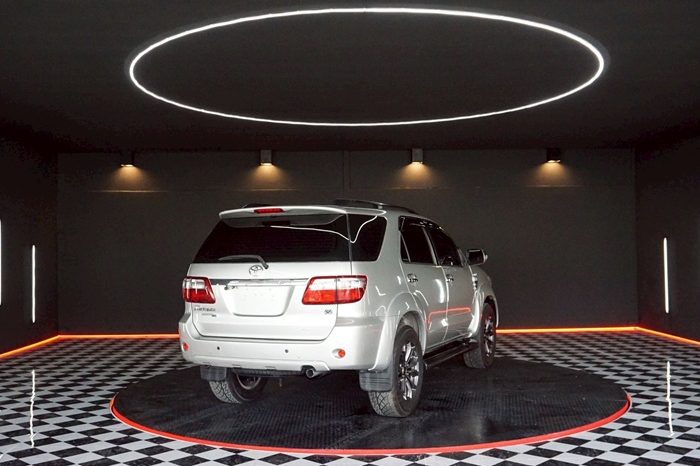 TOYOTA 4WD 2010 3.0V AT FORTUNER SILVER  6765 full