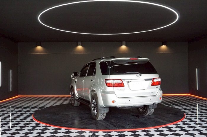 TOYOTA 4WD 2010 3.0V AT FORTUNER SILVER  6765 full