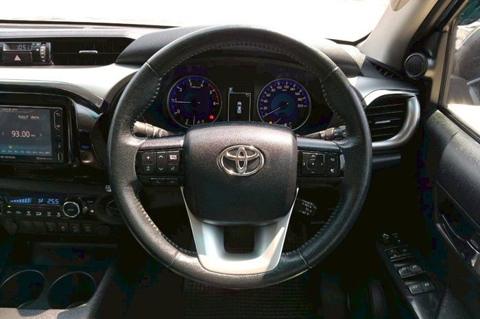 REVO 4WD 2019 2.8G AT DOUBLE CAB SILVER  6893 full