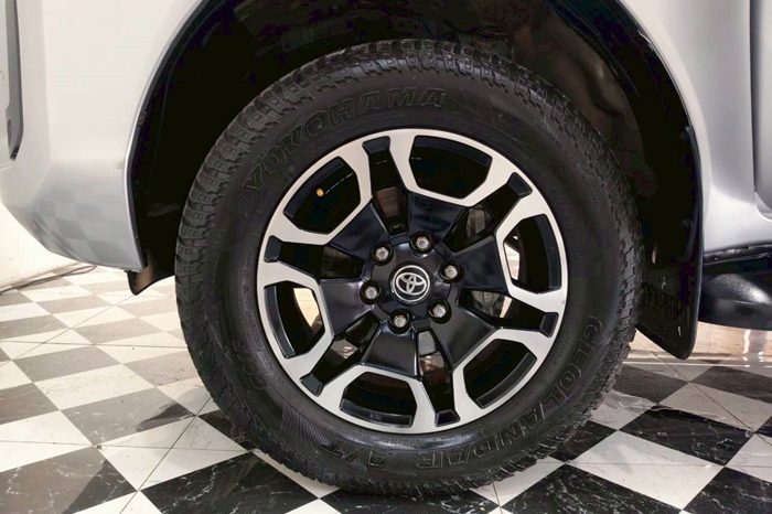 REVO 4WD 2021 2.8 HIGHT AT DOUBLE CAB SILVER  6931 full