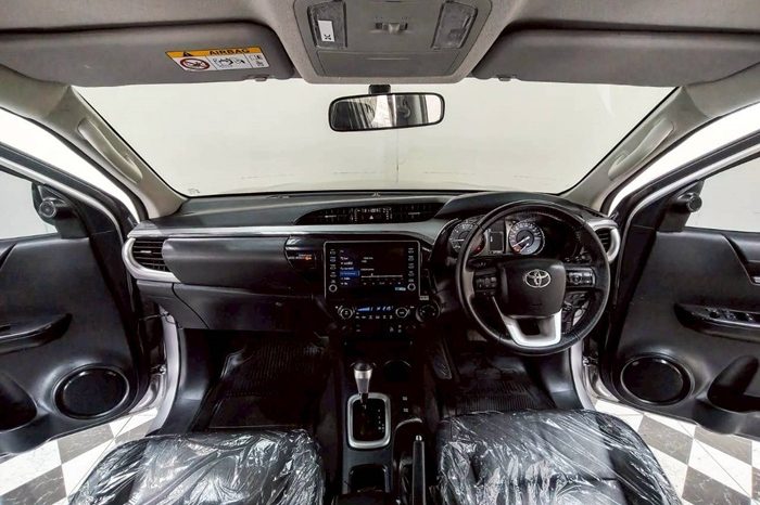 REVO 4WD 2021 2.8 HIGHT AT DOUBLE CAB SILVER  6931 full