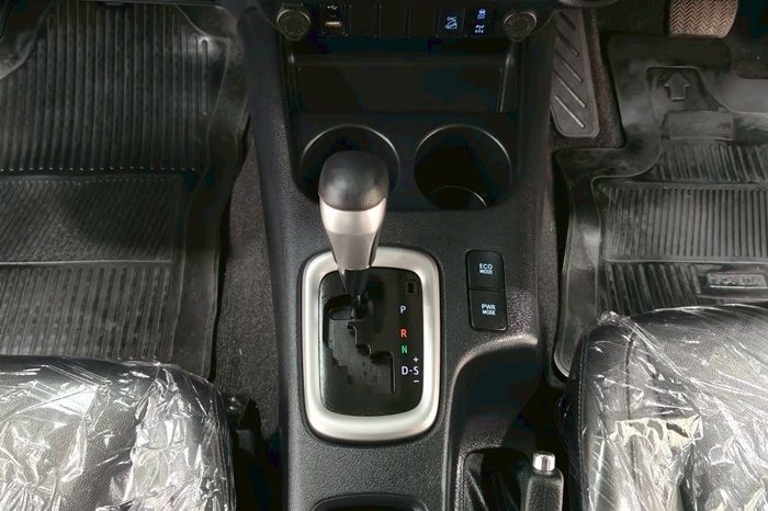 REVO 4WD 2021 2.8 HIGHT AT DOUBLE CAB SILVER  6931 full