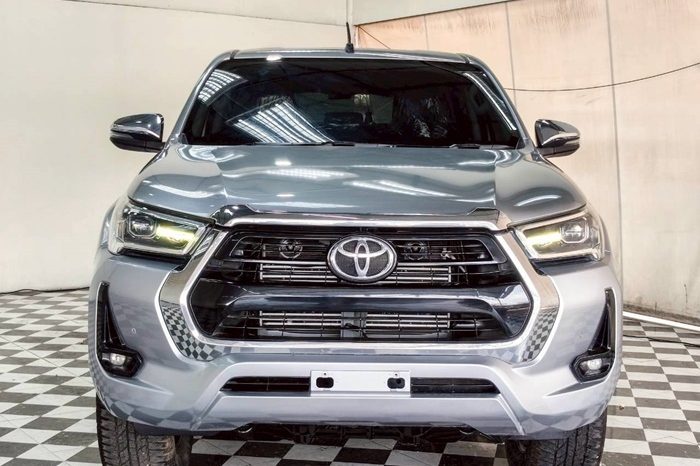 REVO 4WD 2021 2.8 HIGHT AT DOUBLE CAB SILVER  6931 full