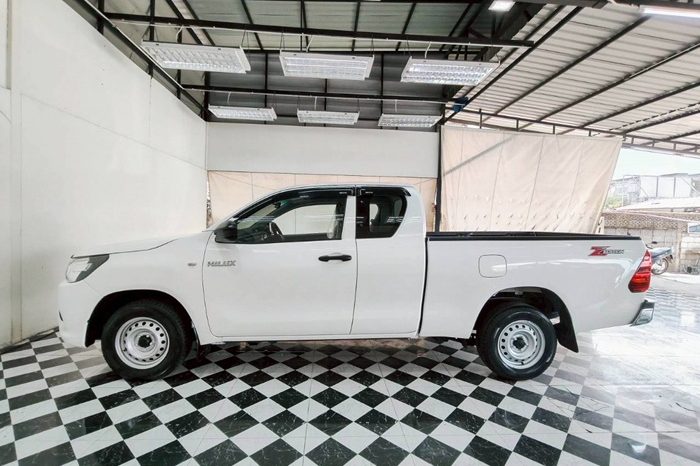 REVO 2WD 2018 2.4E MT SMART CAB WHITE  7098 full