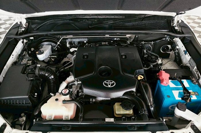 REVO 2WD 2018 2.4E MT SMART CAB WHITE  7098 full