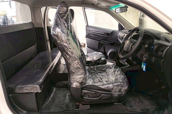 REVO 2WD 2018 2.4E MT SMART CAB WHITE  7098 full