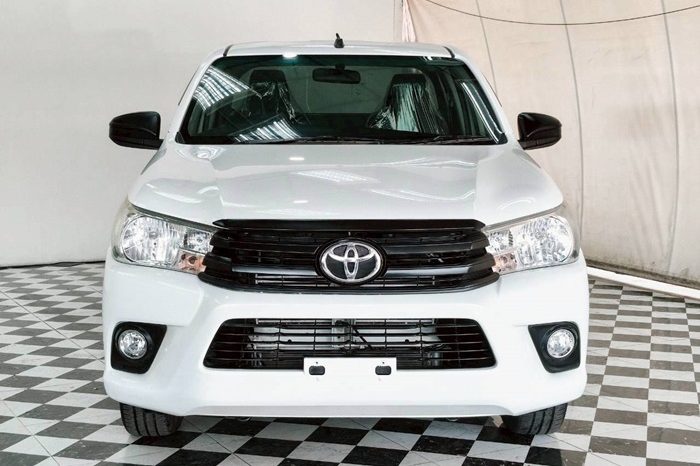 REVO 2WD 2018 2.4E MT SMART CAB WHITE  7098 full