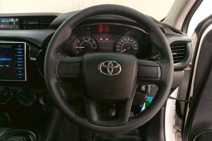 REVO 2WD 2018 2.4E MT SMART CAB WHITE  7098 full