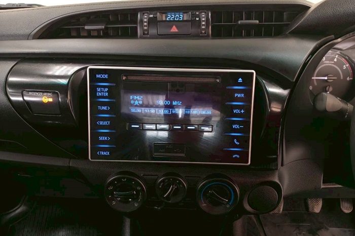 REVO 2WD 2018 2.4E MT SMART CAB WHITE  7098 full