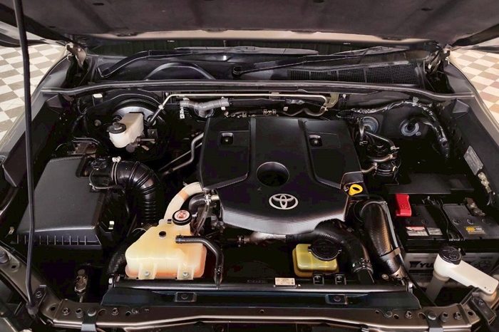 REVO PRE 2020 2.4 ENTRY AT DOUBLE CAB BRONZE  7493 full