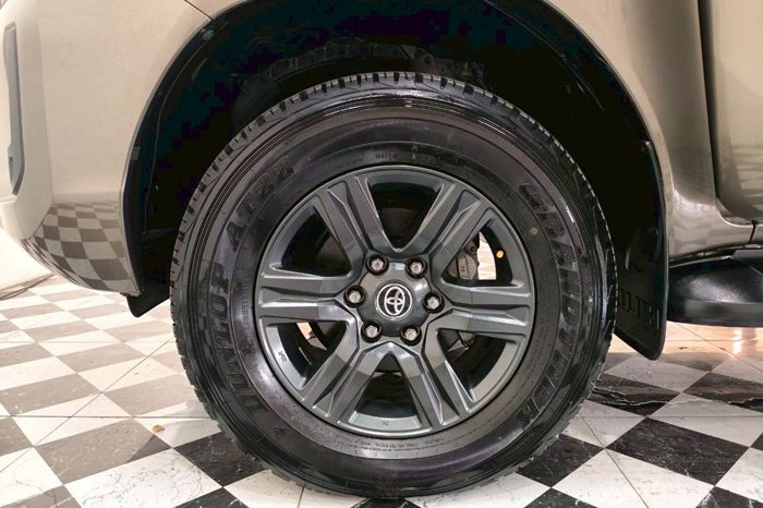 REVO PRE 2020 2.4 ENTRY AT DOUBLE CAB BRONZE  7493 full